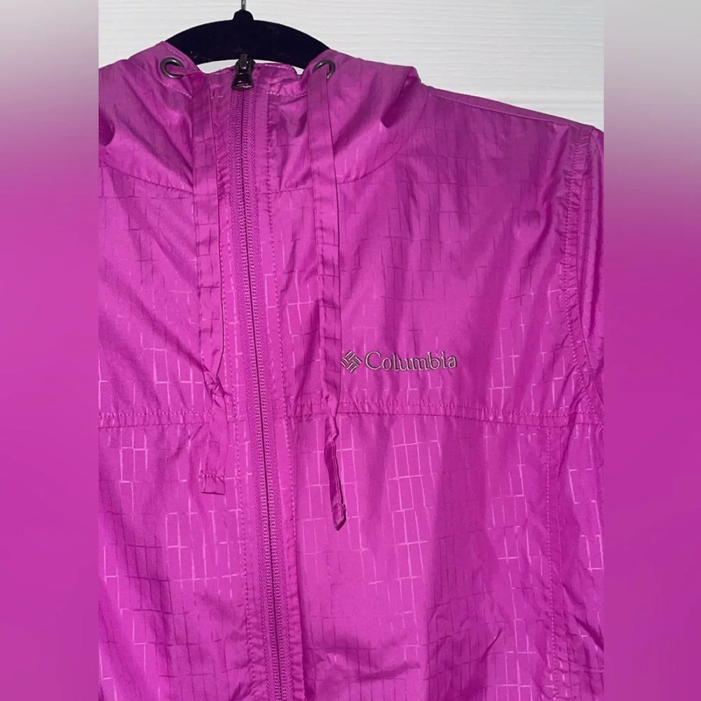 Columbia Women’s Hooded Windbreaker Jacket - Picture 4 of 12